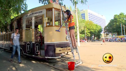 Hot Window Cleaner Prank