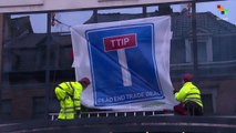 Belgium: Greenpeace Activists Delay Controversial TTIP Talks