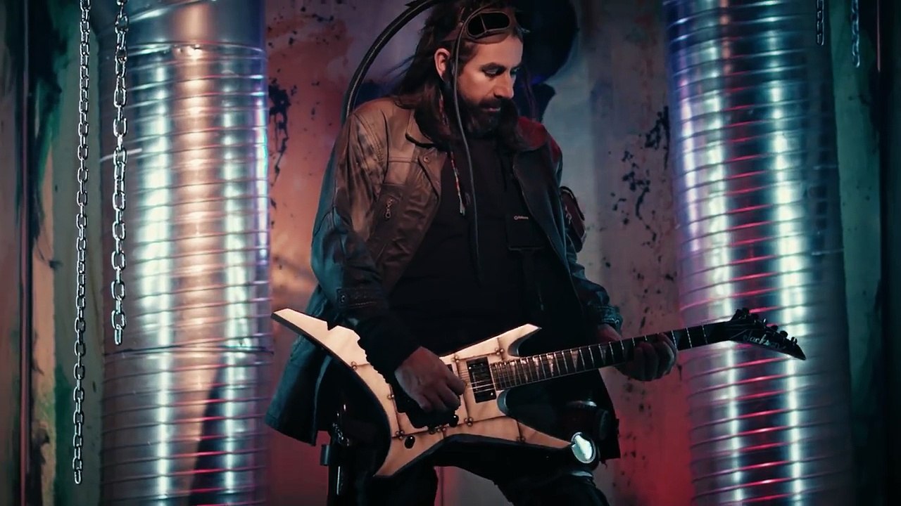 Metin Türkcan feat. Umut Kuzey - Çok mu Uzak