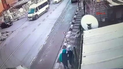 İki Genç Kızın Kıl Payı Ölümden Döndüğü An...