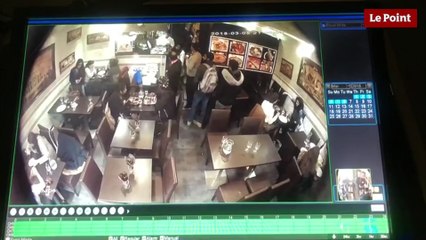 Paris : les images de l’agression d’un homme au sabre et à la machette dans un restaurant