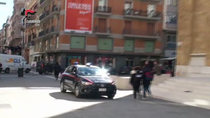 Migrante estorceva denaro al parroco di una chiesa di Bari da tre anni: arrestato