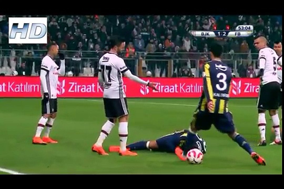 Beşiktaş - Fenerbahçe maçında KAVGA çıktı !! Quaresma