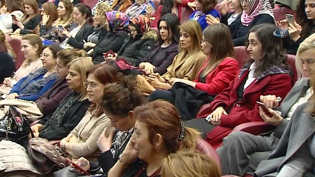 Bakan Tüfenkci: 'Ülkemizde kadın esnaf sayısına baktığımızda 267 bin 586 kayıtlı kadın esnaf var. Yani kayıtlı esnafların yüzde 16’sını kadınlar oluşturmaktadır'