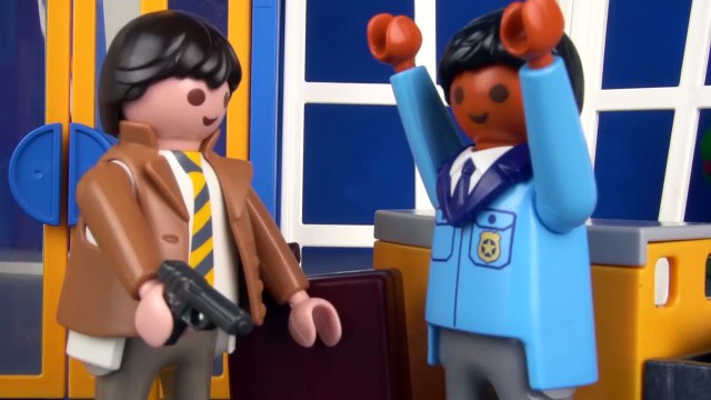 SEK EINSATZ AM FLUGHAFEN - Playmobil Film deutsch - FAMILIE Bergmann 123