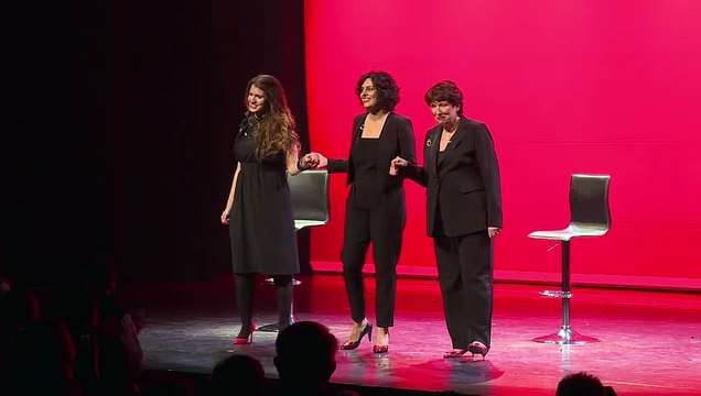 Schiappa sur scène pour les Monologues du vagin