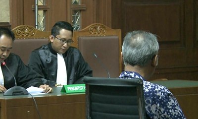 Dokter Perawat Novanto, Bimanesh Jalani Sidang Perdana