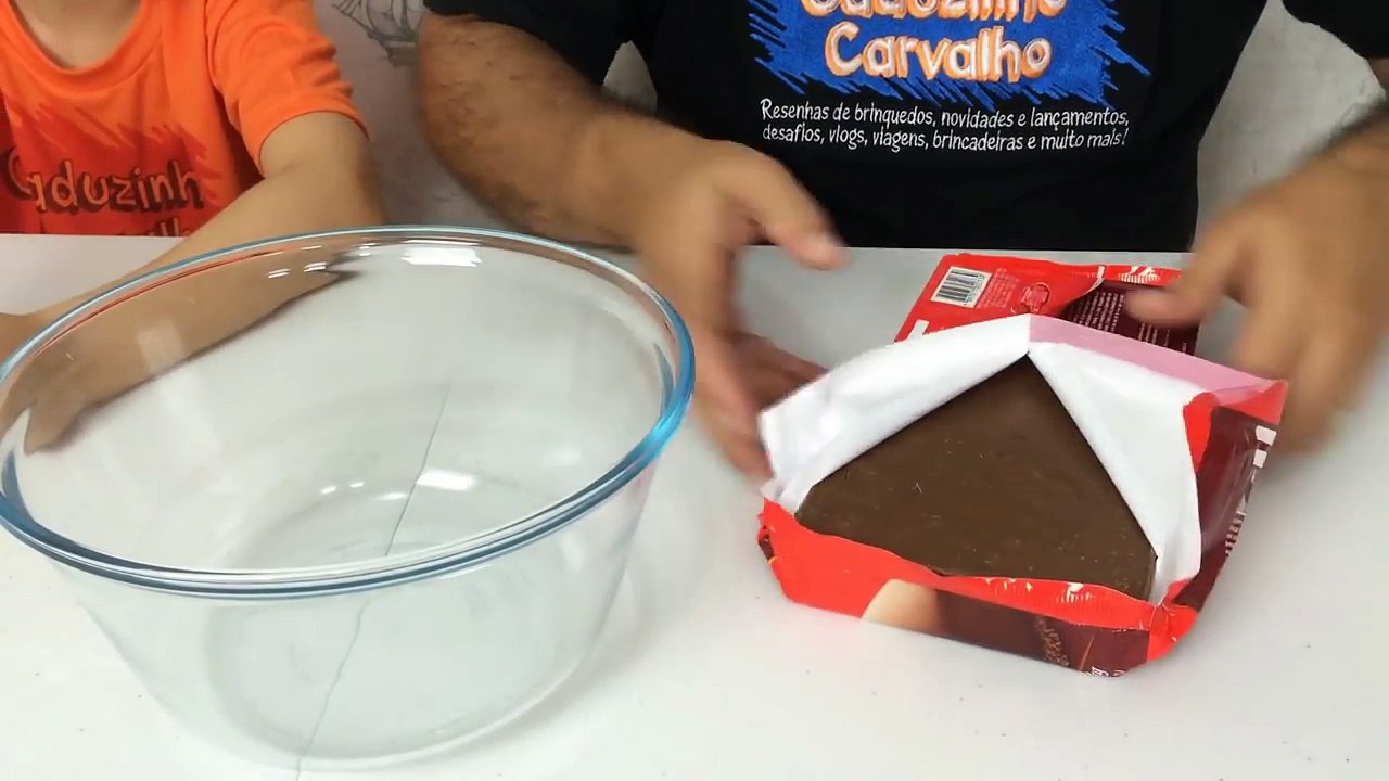 GARRAFA DE COCA-COLA DE CHOCOLATE - Caduzinho Carvalho