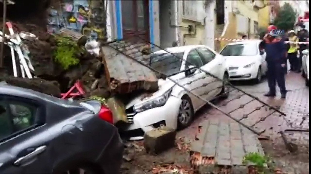 Beyoğlu Cihangir'de Duvar Çöktü
