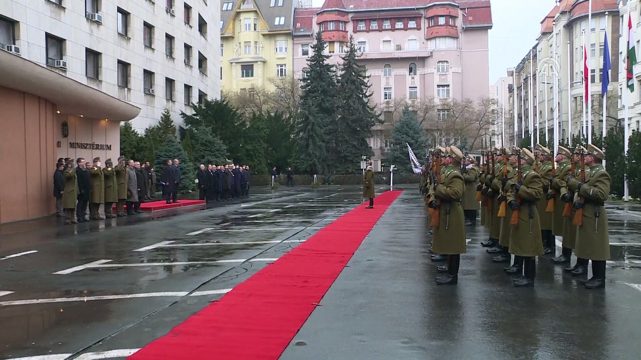Milli Savunma Bakanı Canikli, Macar mevkidaşıyla görüştü - BUDAPEŞTE