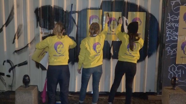 Vous avez vu leurs affiches? On a suivi le collectif de street art féministe Merci Simone