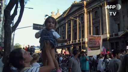 Argentinos protestam contra aborto