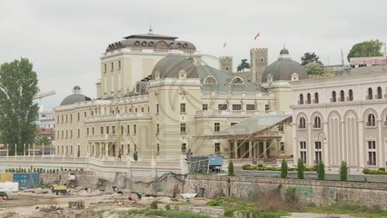 Video herunterladen: Rishikimi i buxhetit, ekspertët: Qeveria të këndellet, të lë anësh rrotën panoramike