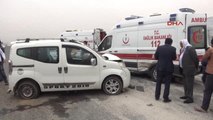 Şanlıurfa'da Ambulans ile Hafif Ticari Araç Çarpıştı 2 Yaralı