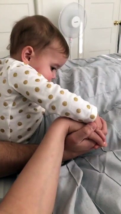 Un bébé super jaloux