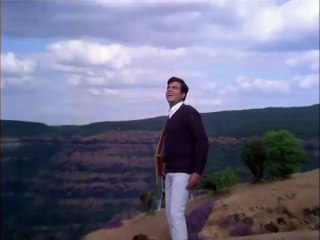 It is jeetendra which heart touching song ,it is reuse video
