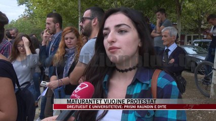 Maturantët vijojnë protestat - News, Lajme - Vizion Plus
