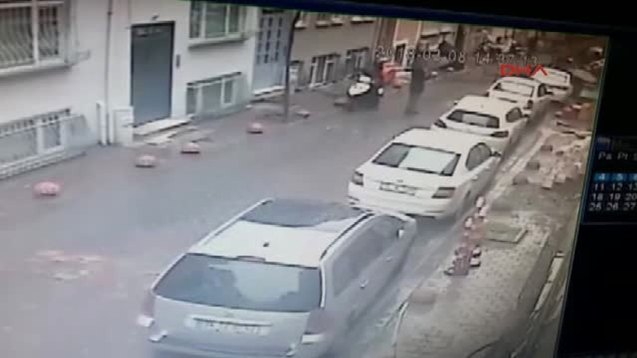 Cihangir'de İstinat Duvarının Çökme Anı Kamerada