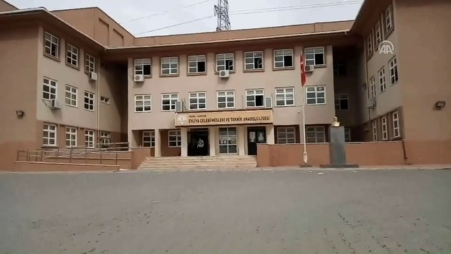 Okulun havalandırma boşluğuna düşen öğrenci yaralandı - ADANA