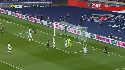 Ligue 1 / PSG 5-0 Metz résumé et buts Meunier, Nkunku, Mpabbé et Silva