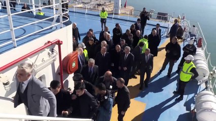 Bakan Arslan, Türkiye'nin en büyük feribotunu inceledi - VAN