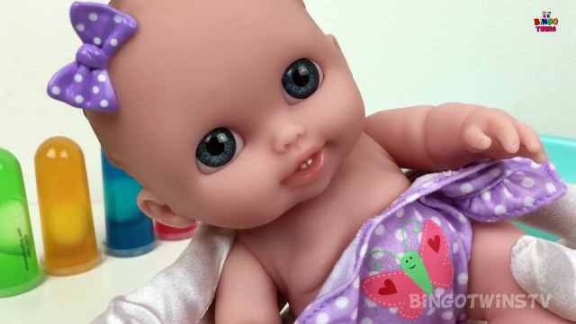 Cute Baby COLORFUL Slime Bath !! w/ Surprise and Funny Shopkins from Slime :))