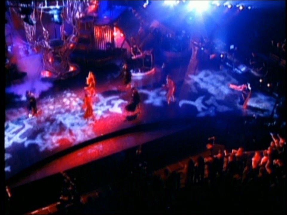 Madonna – Frozen | Live: 2001 | Madonna: Drowned World Tour 2001