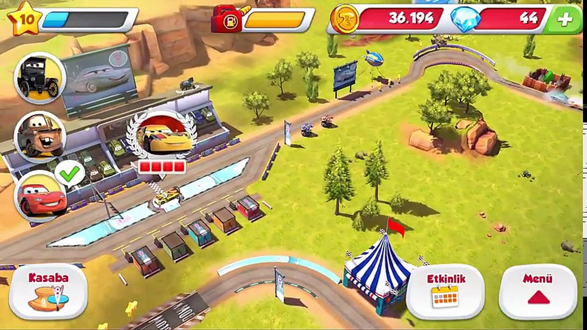 Arabalar Simsek Mcqueen Hizi Radyator Kasabasi Yarislari Flo Nun