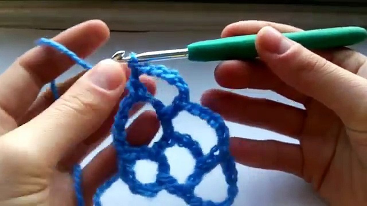 how to crochet triangle scarf
