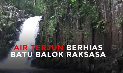 Air Terjun Berhias Batu Balok Raksasa