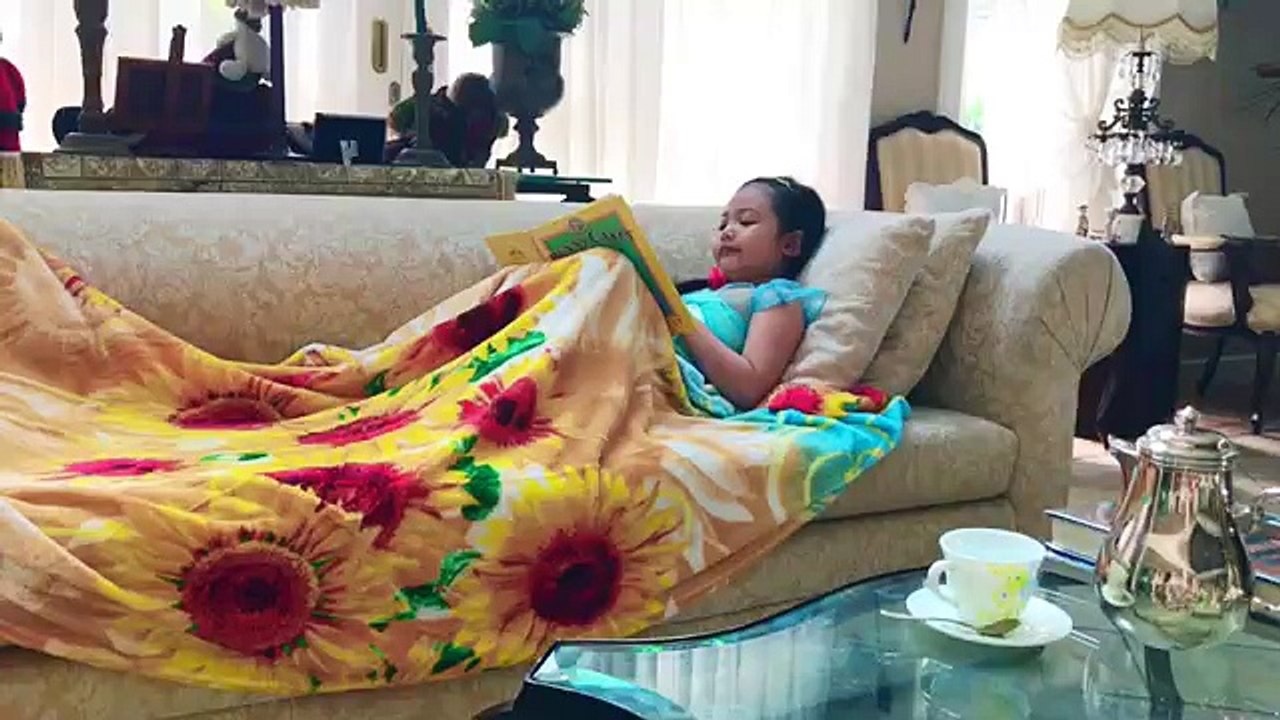 Little MERMAID Slide ! FUN Water Park + Race Day