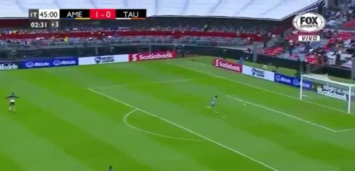 Le superbe arrêt du gardien de but Agustin Marchesin Au Mexique