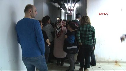 10 Liradan Satılan Cep Telefonları İzdiham Yarattı