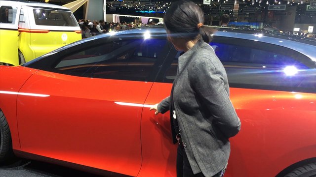 Salon de Genève - Une voiture sans pédales et sans volant
