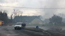 Un hangar détruit mais les pompiers sauvent la maison