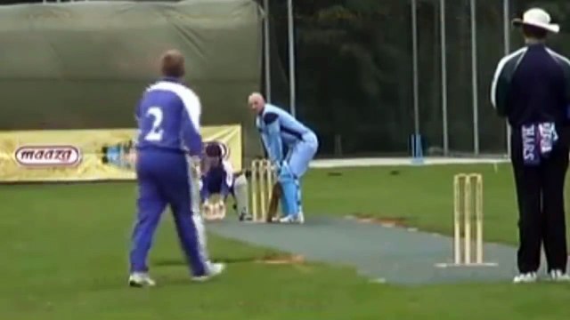 Most Funny Appeals by Bowlers in Cricket History 2017 || Try to not Laugh || Funniest moments in Cricket History