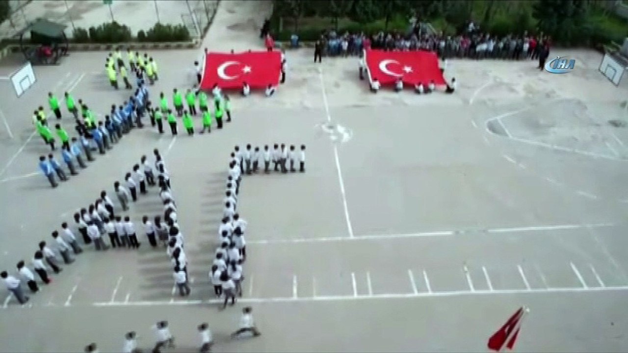 Öğrenciler Afrin yazdı