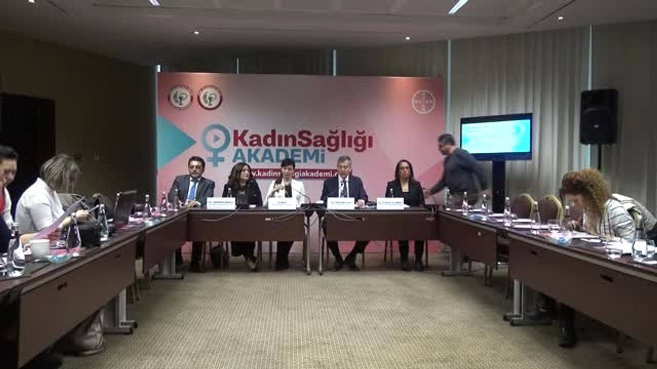Türkiye'deki 26 Bin Eczanenin Tamamı Kadın Sağlığı Konusunda Bilgilenecek