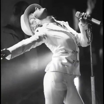 Christina Aguilera Squashes Longtime Feud With Britney Spears On 'National Women's Day' Watch Video