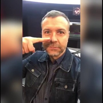 Pourquoi les selfies nous font un gros nez ? L'édito carré de Mathieu Vidard