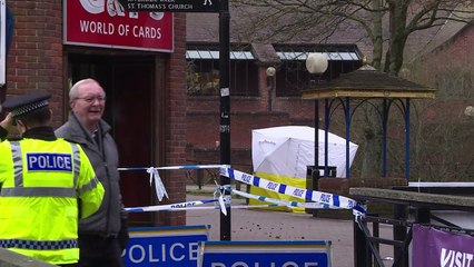 Acordonan casa de ex espía ruso y las tumbas de su mujer e hijo