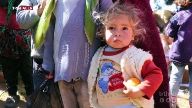 Cinderes'te terörden temizlenen köye insani yardım