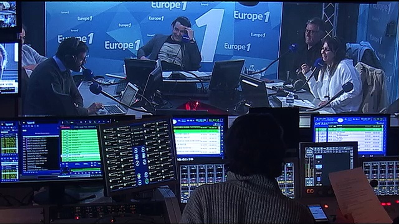 Julien Cazarre : "Avant il fallait passer un concours pour être à Europe 1... Quand tu vois ce qu'ils embauchent aujourd'hui !"