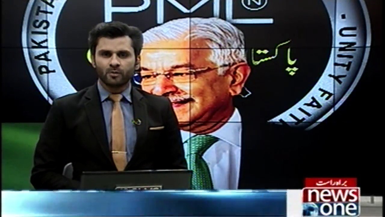Man arrested for throwing ink at Khawaja Asif in Sialkot