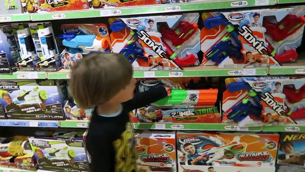 Shopping at ToysRus Dubai - Toys Store