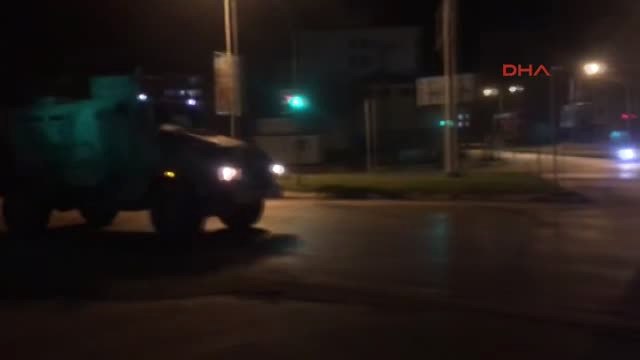 Hatay'ın Reyhanlı İlçesine Askeri Araç Sevkiyatı Devam Ediyor