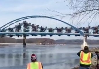 86-Year-Old Savanna-Sabula Bridge Demolished