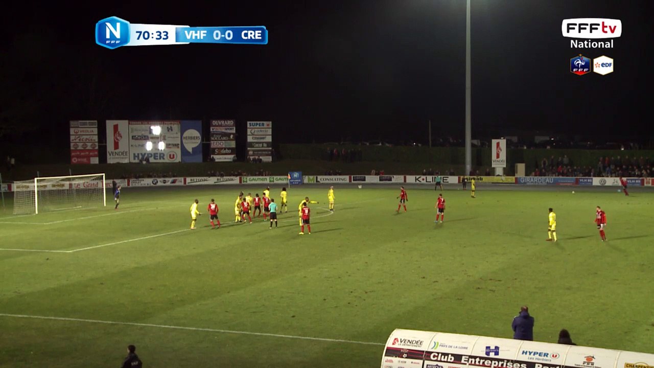 Coup franc bien frappé suivi d'une belle occasion