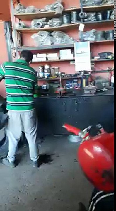 hombres trabajando
