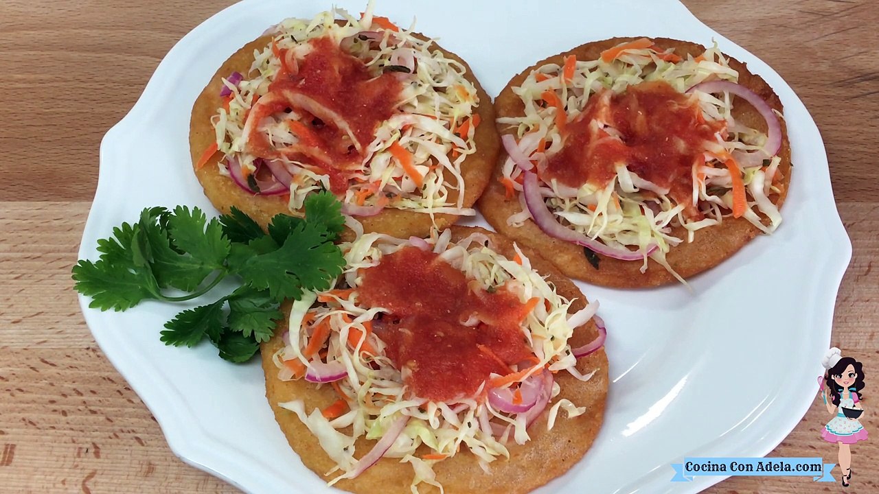 Enchiladas salvadoreñas con curtido
